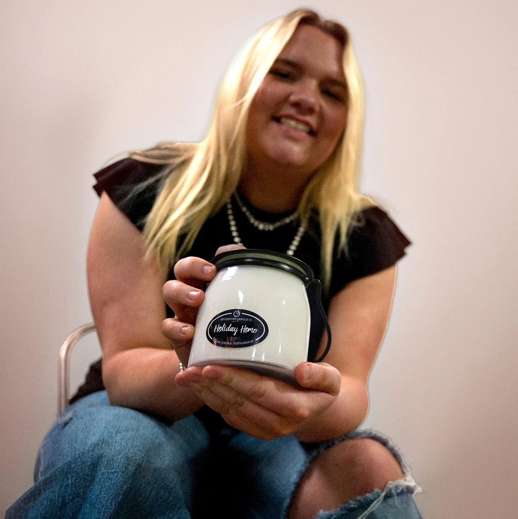 Holiday Home Candle - 16 oz